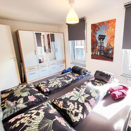 Zentrale Ferienwohnung In Aalen City Mit 4-Sternen Екстериор снимка