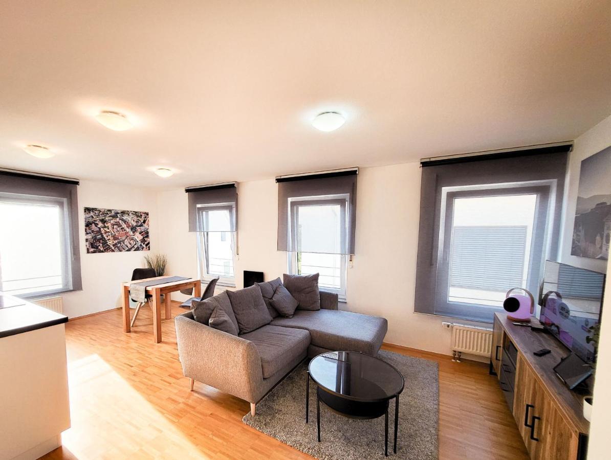 Zentrale Ferienwohnung In Aalen City Mit 4-Sternen Екстериор снимка