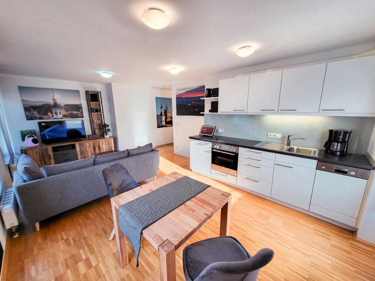 Zentrale Ferienwohnung In Aalen City Mit 4-Sternen Екстериор снимка