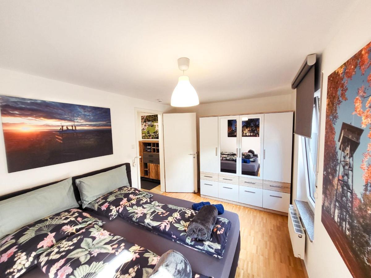 Zentrale Ferienwohnung In Aalen City Mit 4-Sternen Екстериор снимка